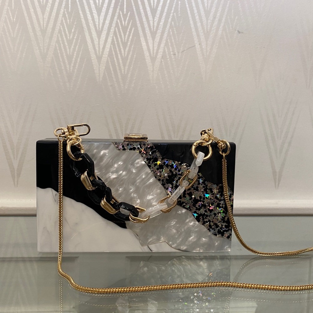 Acrylic clutch